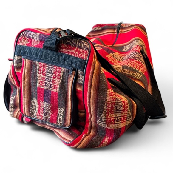 Artisan Peruvian or Andean Designed Red Multi Llama Aguayo Duffel Bag NWOT - Picture 5 of 12